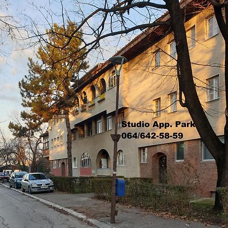 Apartman Park Jagodina-Studio U Centru Grada エクステリア 写真