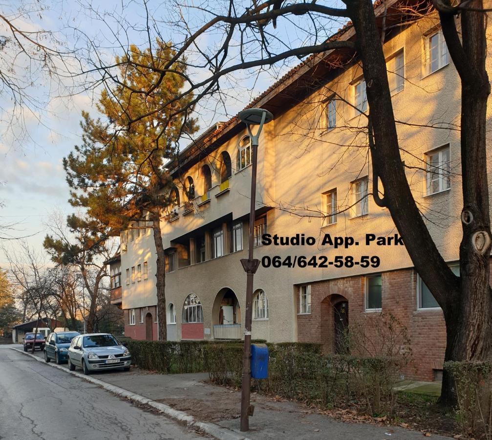 Apartman Park Jagodina-Studio U Centru Grada エクステリア 写真