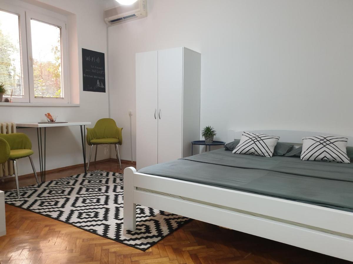 Apartman Park Jagodina-Studio U Centru Grada エクステリア 写真